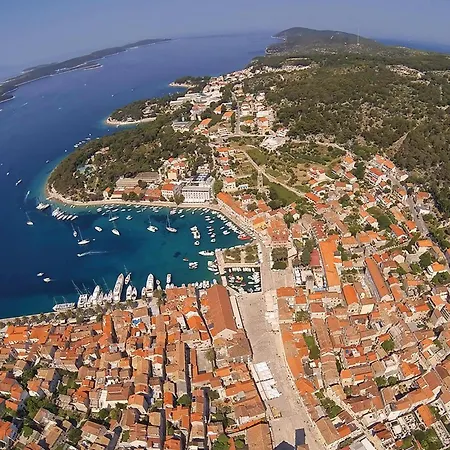 Appartement Amazing In Hvar With House Sea View